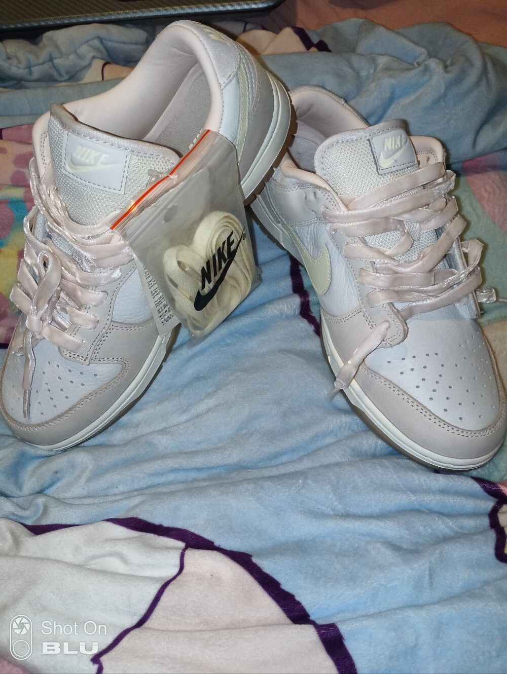 Nike Women's Low-Top Sneakers in White and Pale Pink